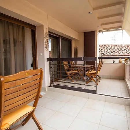Delmare Olive House I *